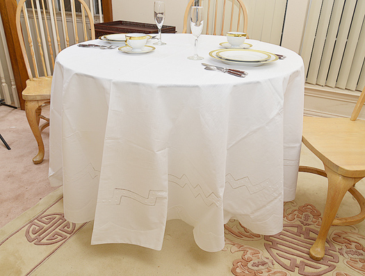 Hemstitched Round Tablecloth 90 inches Round.White - Click Image to Close